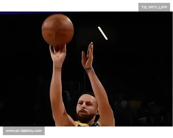 库里的十一月：场均30分+5.2三分，成历史最老单月30+后卫